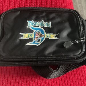 Disneyland Fanny/Shoulder Pack Tigger 1955 Logo embroidery